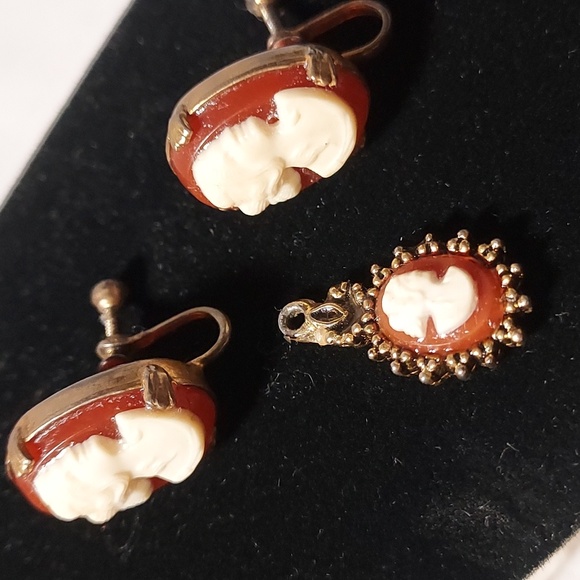Vintage Carved Cameo Style Screw Back Earrings & Matching Pendant - Picture 14 of 14